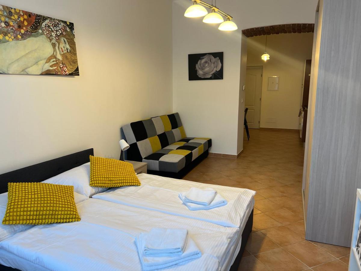 Ai Due Mondi Apartamento Praga